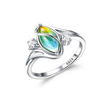 💍💎 Geometric-shaped ladies' ring, set with an oval green moonstone and cubic zirconia—modern and stylish, comfortable for everyday wear ✨