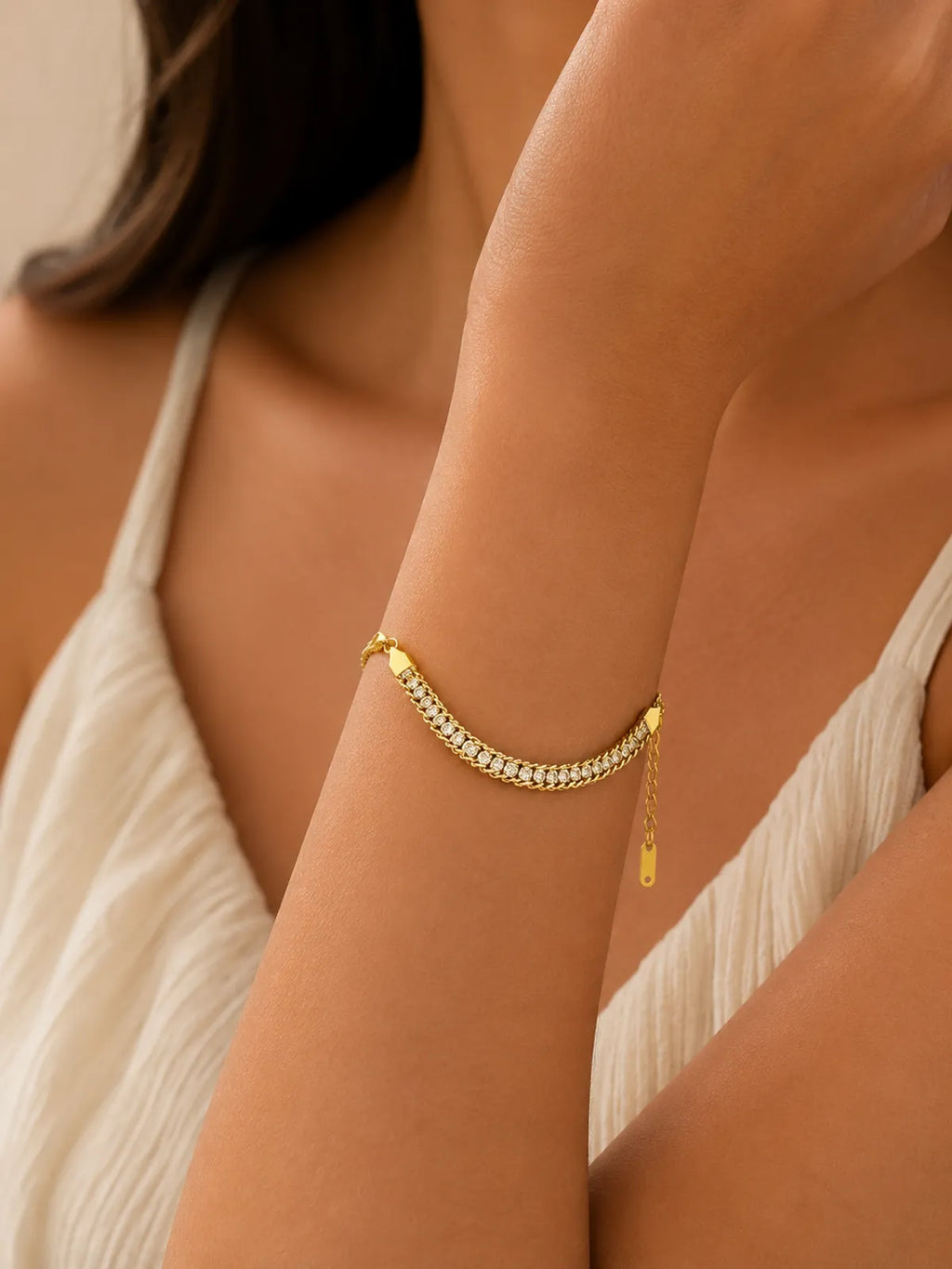 Elegant Gold-Plated Crystal Bracelet