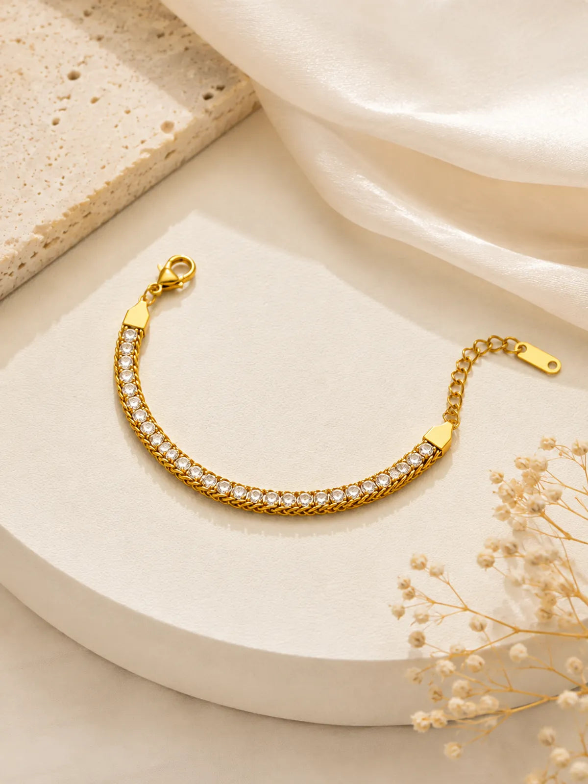 Elegant Gold-Plated Crystal Bracelet