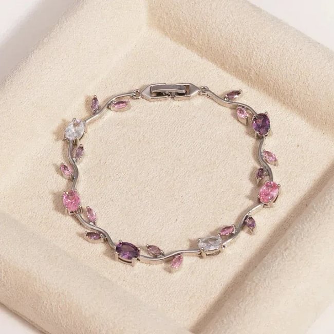 🎁 Exquisite Rose Bracelet