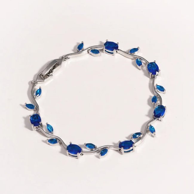 🎁 Exquisite Rose Bracelet