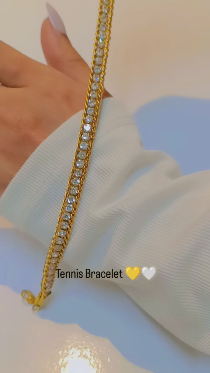 Elegant Gold-Plated Crystal Bracelet